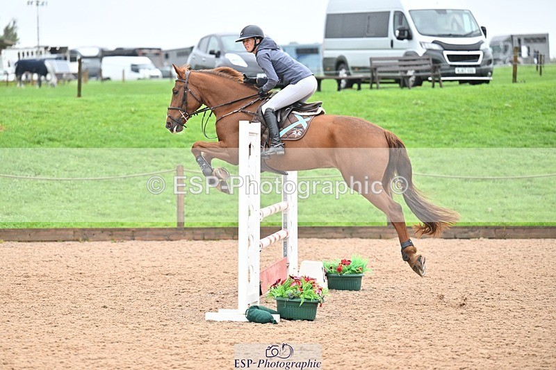 251003-115006-00573 - Cls 2 Newcomers and 1.10m