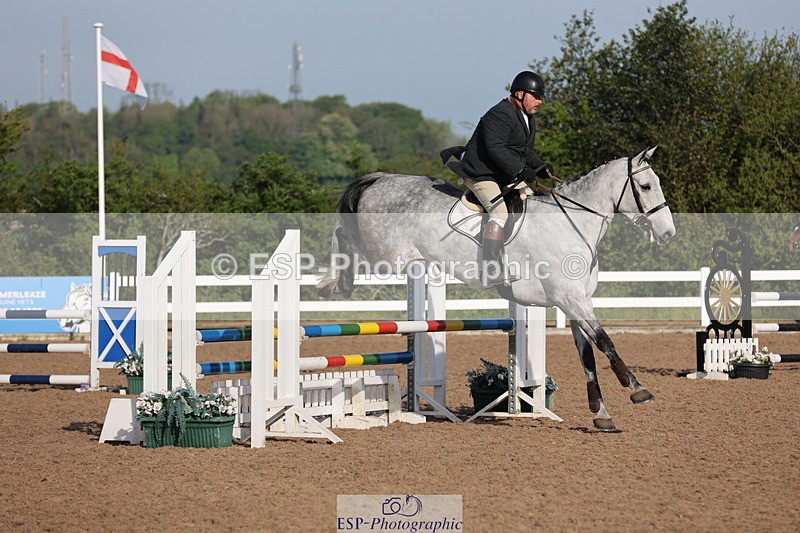 240510A-081506-04144 - Cls 13 British Novice and 90cm Open