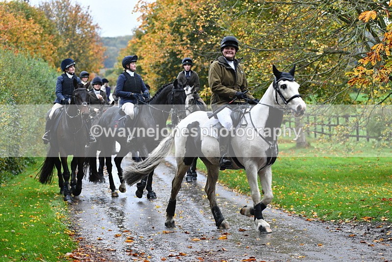 WJ5_6324 - B&B walk back for Hunt Tea !