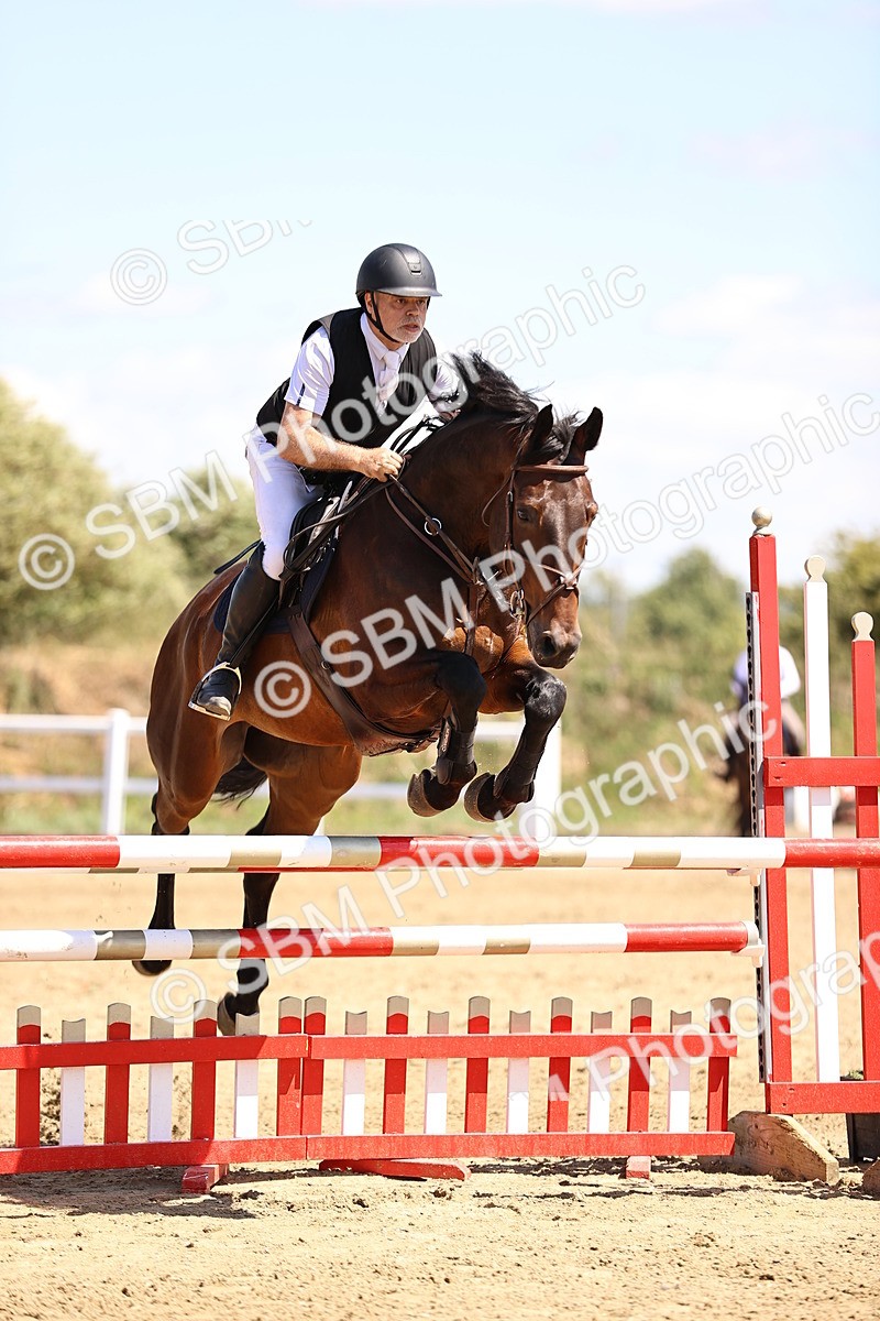 SBM_014465 - Class 15 - Senior Newcomers - 1.10m Open