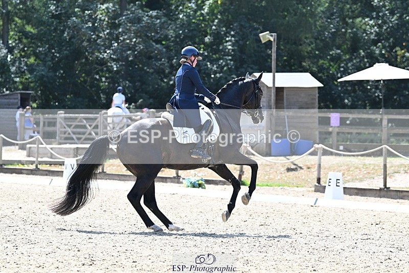 250810A-140126-07199 - 070-Abbie.NewburySeagry.Firstamour