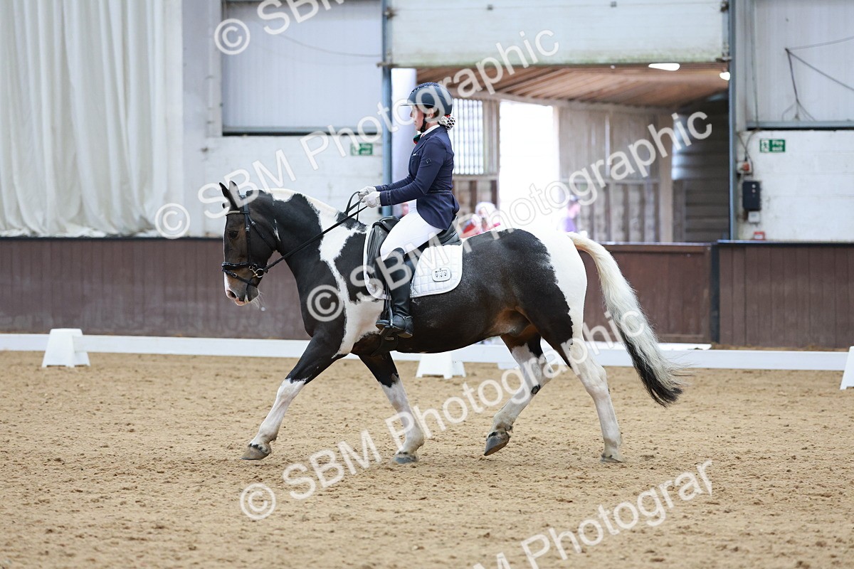 SBM_009816 - Class 6b - Novice 6 - 12.40-13.43