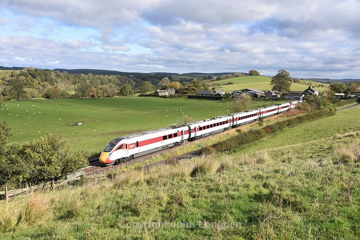 JL - 11.10.20 800209 & 800110 1S05 08:30 Leeds - Edin, Denton - Tyne Valley (west to east)