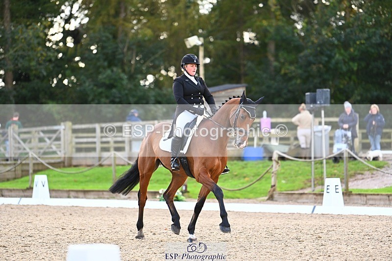 231021-144431-17909 - 359-ROSSDARRAGH.NERO-Charlotte.Rowe-DR