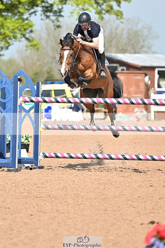 240512A-110516-17471 - Cls 48 National 1.30m Open