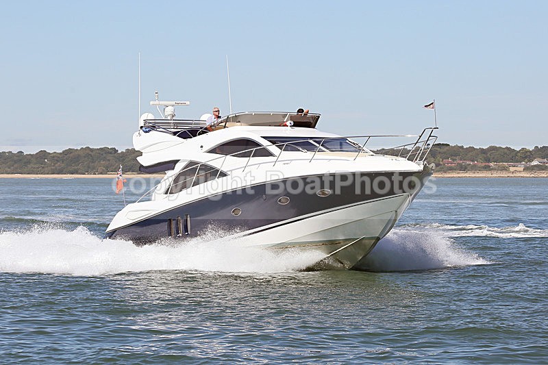 160826 ZODANI - SUNSEEKER Y92A6130 - Flybridge Cruisers