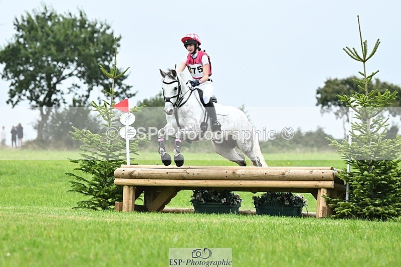 240831A-154543-04936 - 275-Isabella.Hooton-BALLYLEE.SILVER.PRINCE