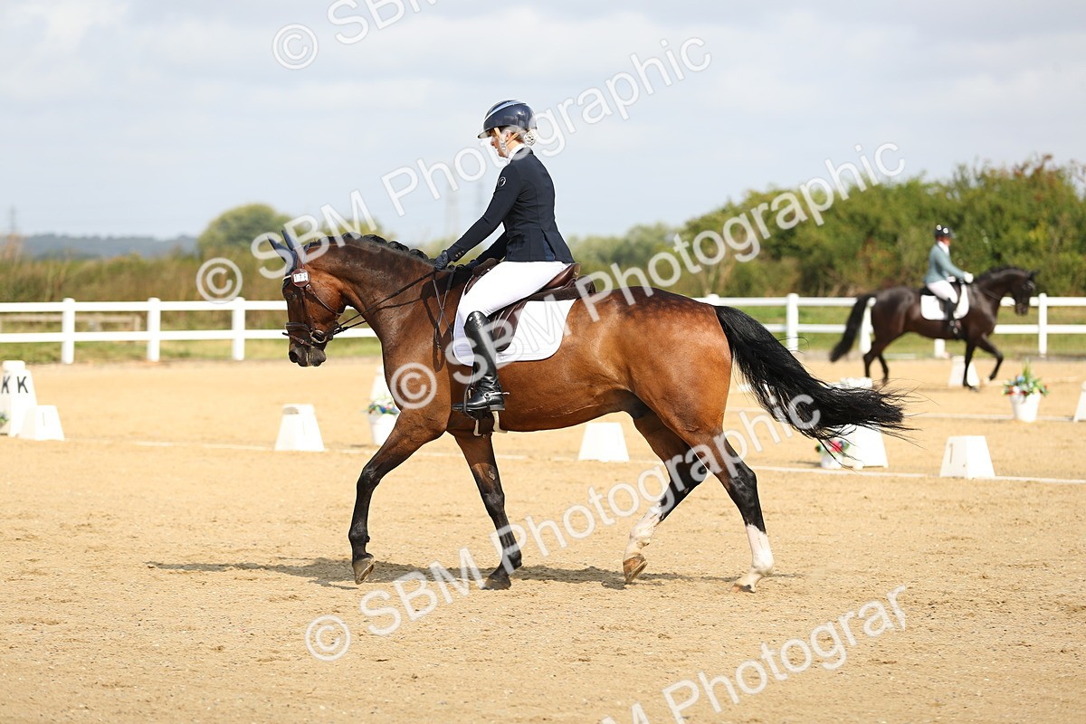 SBM_015645 - Class 13 - Novice 23 - 9.54-11.04