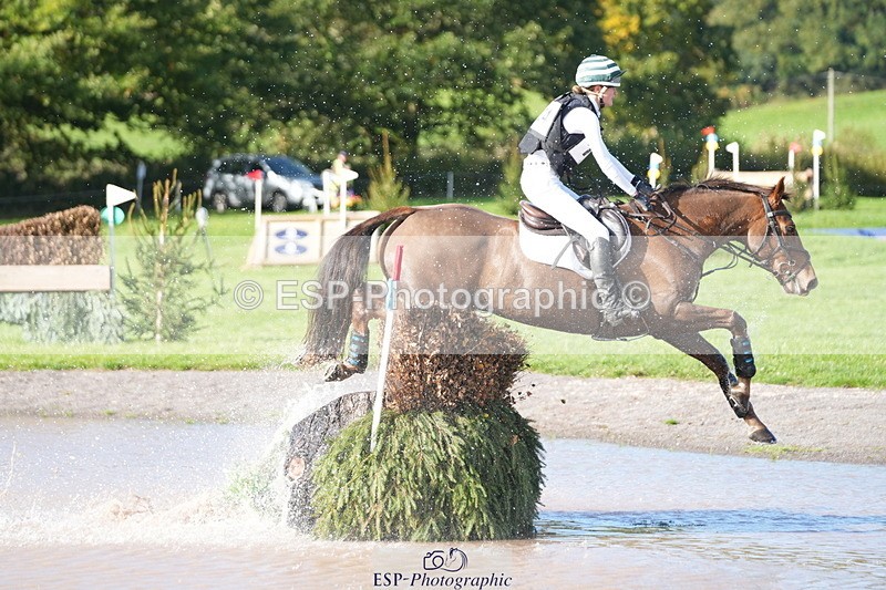 251024A-121539-08688 - B-124-Sophie.Lamb