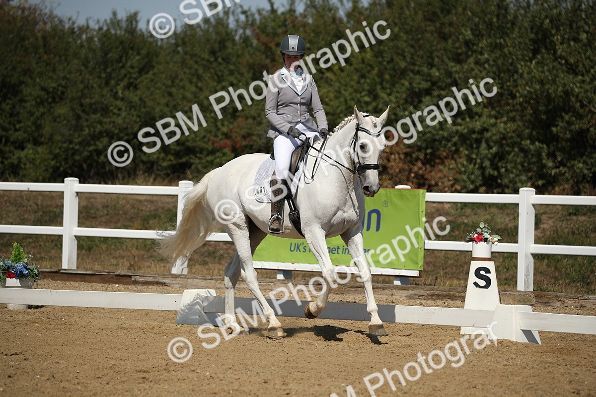 SBM_005056 - Class 11 - Novice 5 - 11.41-12.58