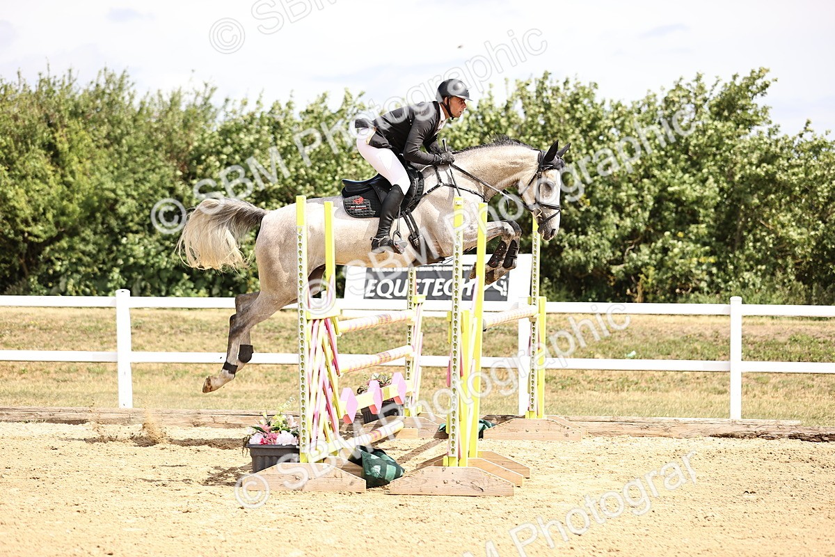 SBM_009887 - Class 8 - Senior Newcomers - 1.10  Open