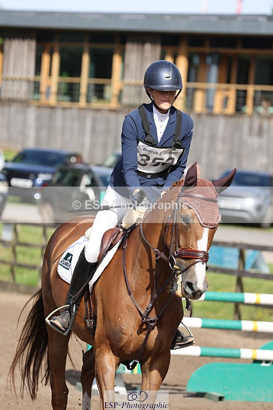 240804-093527-10173 - 353-Maja_Hullah-ORANJE_SPR