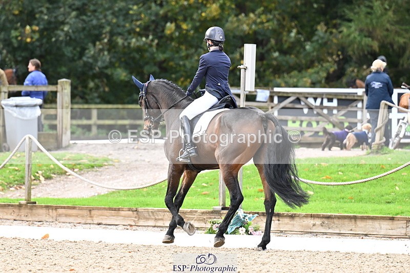 251023A-111126-01661 - B-135-Eva.Carse