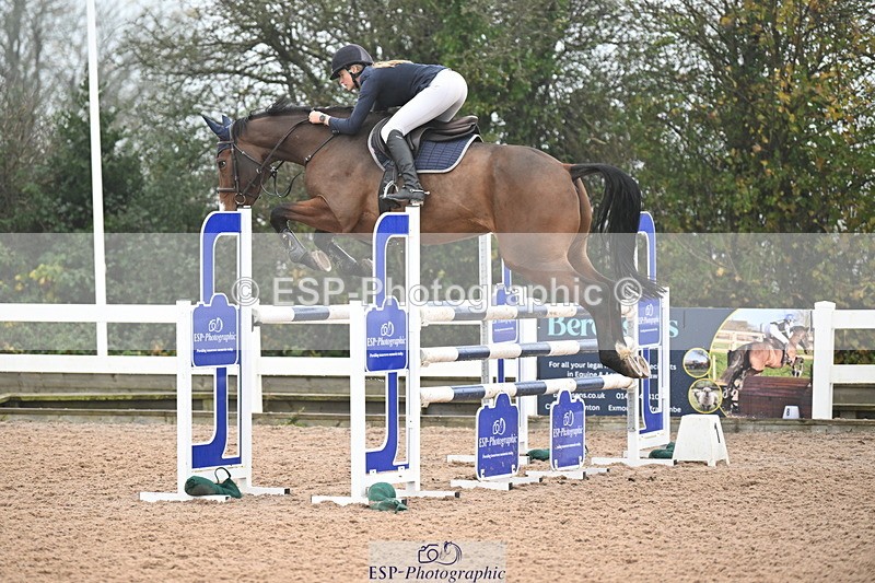 241102A-123204-04575 - SAT Cls 15 Foxhunter and 1.20m Open