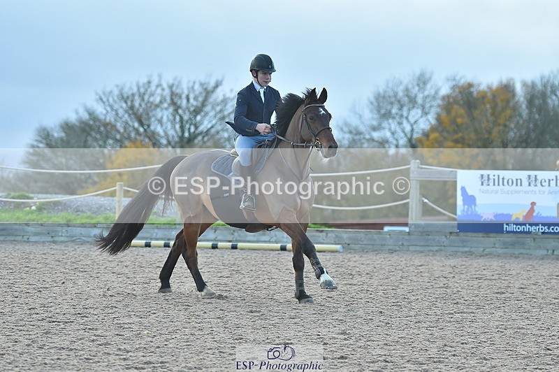 231119A-154140-06399 - Sun Cls 11-13 Children on Horses 90cm, 1m & 1.10m