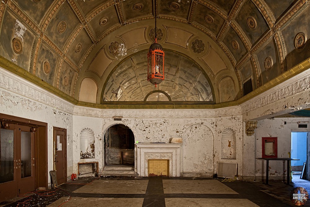 Variety Theatre (Cleveland, OH) | Lobby Mirrors - Variety Theatre