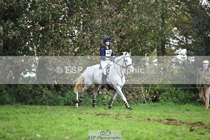231021-133953-18096 - 437-DONBEG.GREY-Hannah.Underhill-SC+XC