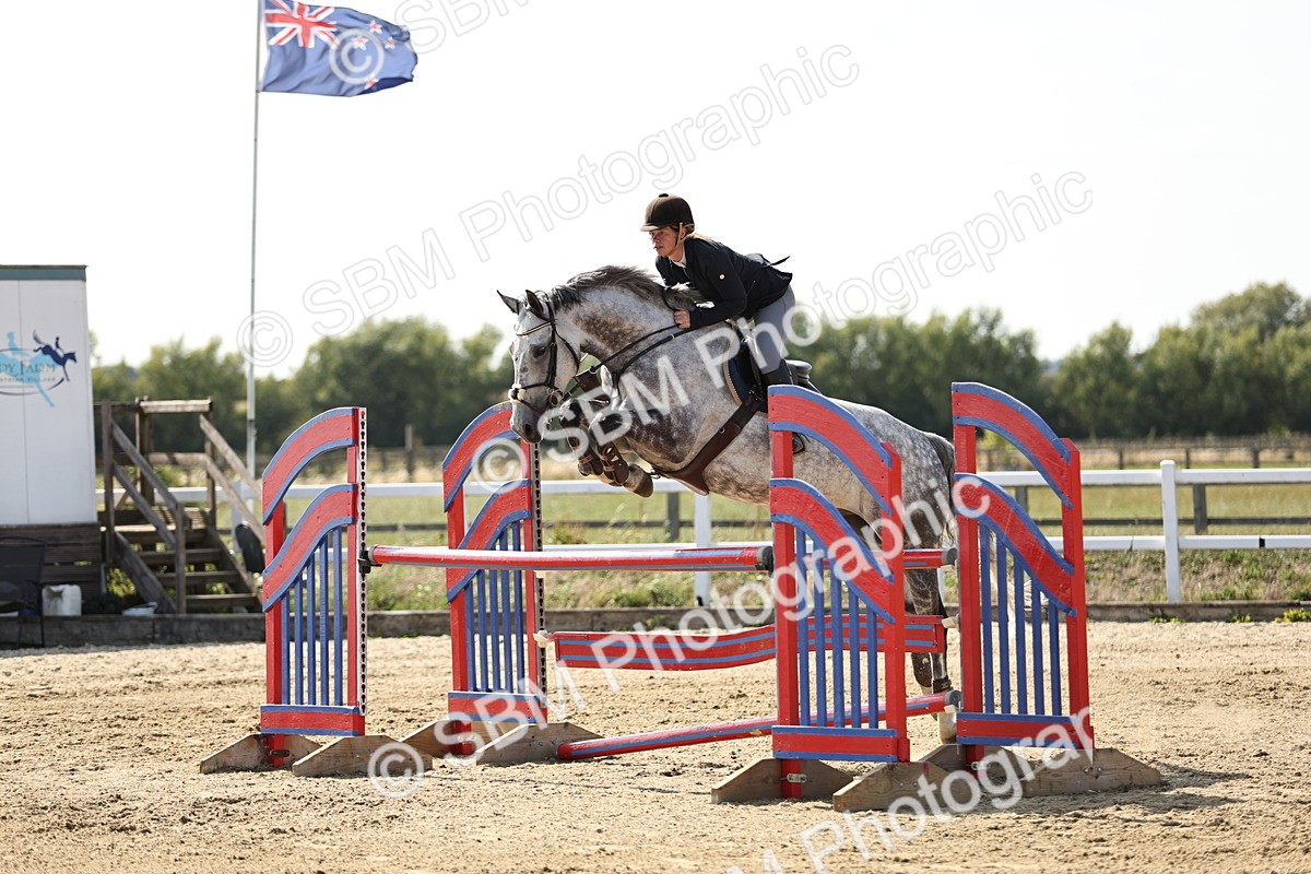 SBM_005300 - Class 6 = Senior Newcomers - 1.10m Open