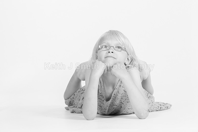 1SKJ6500 - Tina and Kayleigh.