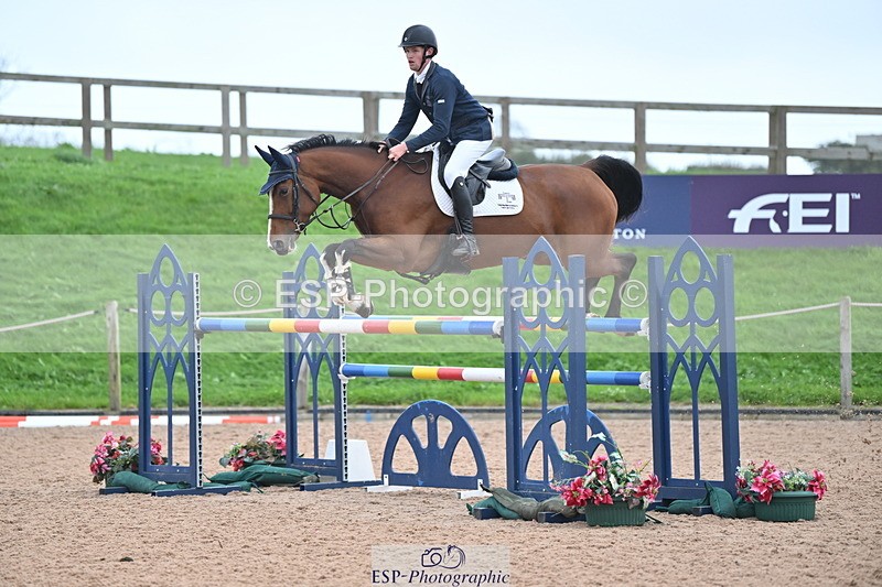 231013A-143143-02724 - Cls 9 Foxhunter & 1.20m Open
