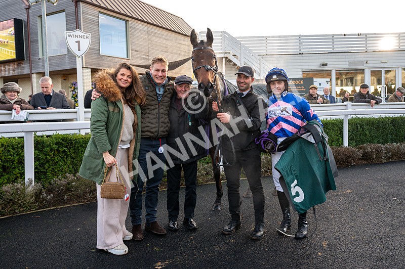 161225-Race 4-Noonetellsmenothin-3530 - Race 4