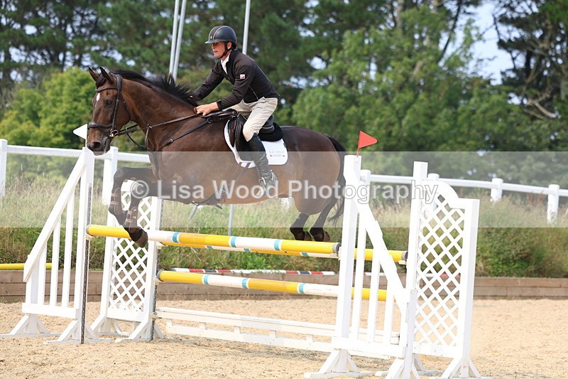 3E7A2578 - Class 8: Senior Newcomers/1.10m open