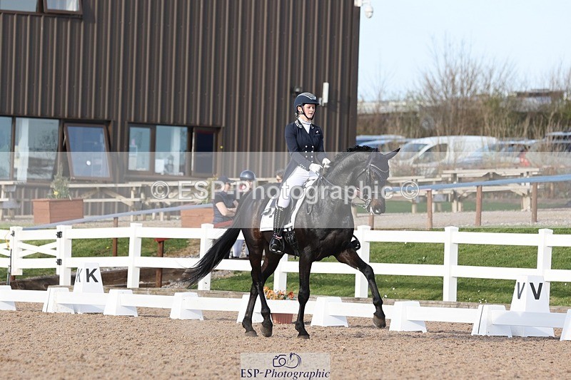 250404-174254-08102 - 069-India.Hamilton-Burnet-Kissingdale