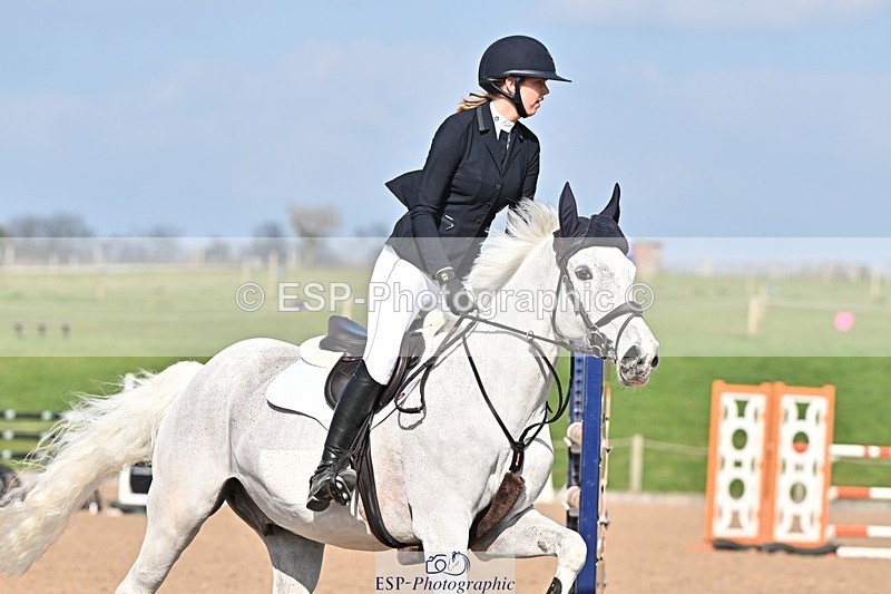 250326-143327-01189 - Cls 6 Foxhunter and 1.20m