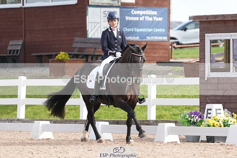 250906-104009-01525 - 006-Verity.PerryVogue