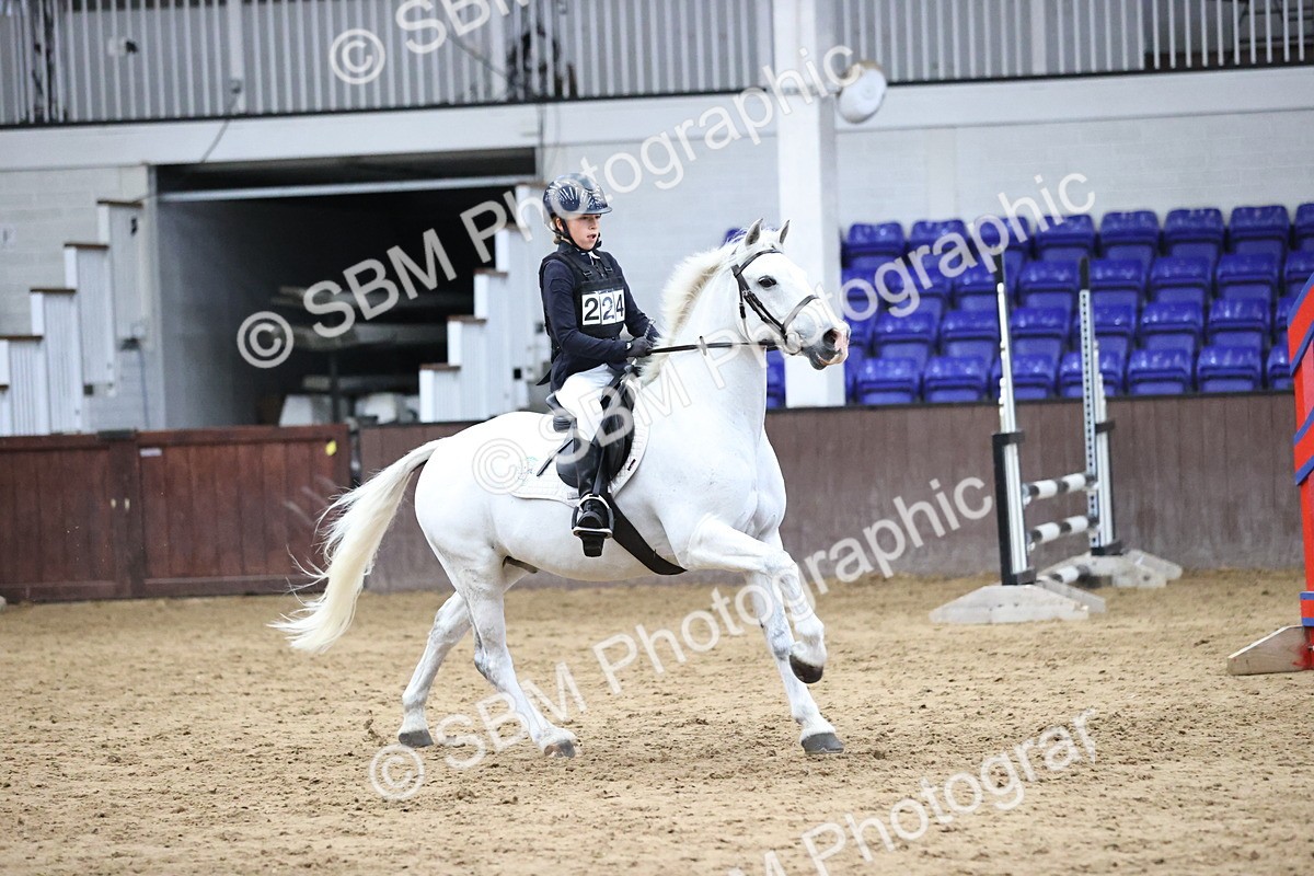 SBM_001539 - Class 5 - Henlow Veterinary Hospital 70cm