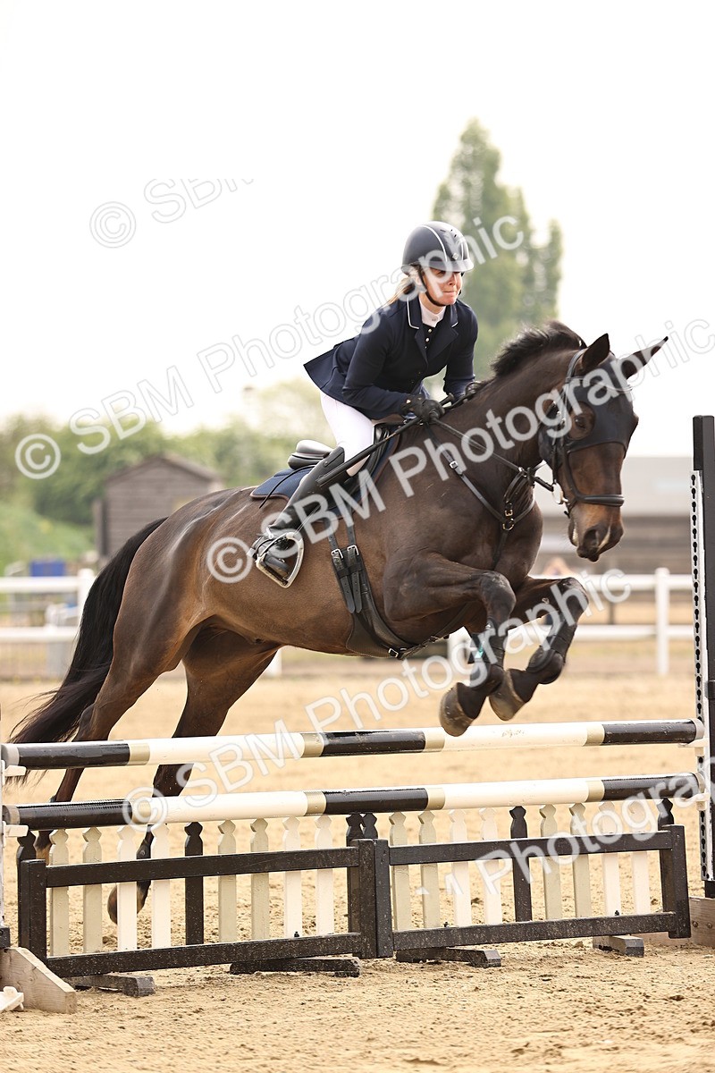  - Class 15 - Senior British novice - 90cm