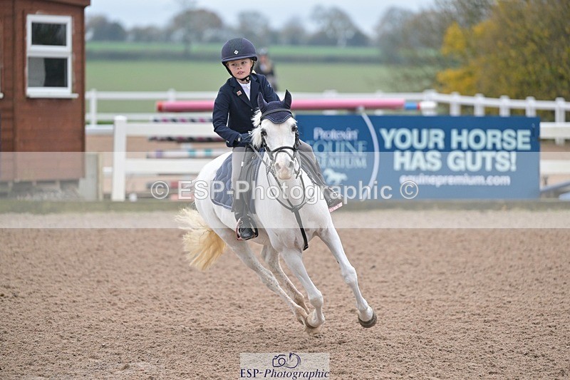 251116-100639-01109 - Cls 2 Pony Intro 70cm