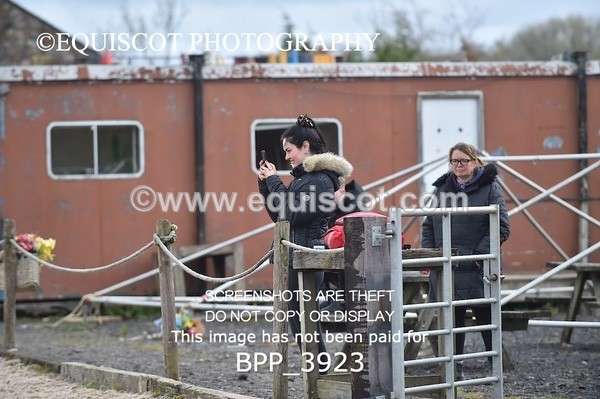 BPP_3923 - CLASS 4 Senior Newcomers/ 1.10m Open