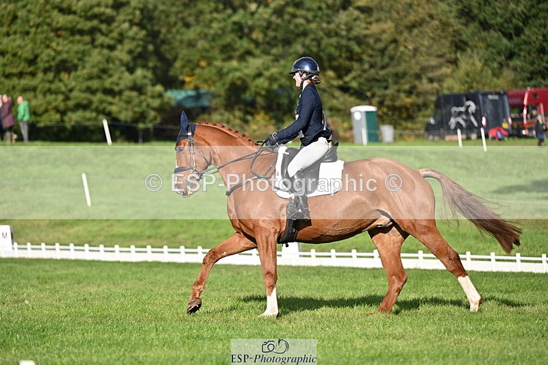 251024A-105457-08470 - G-560-Josie.Dix