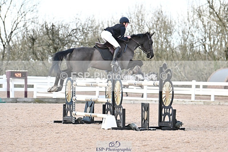 241208-141449-01905 - Cls 22 Foxhunter and 1.20m Open