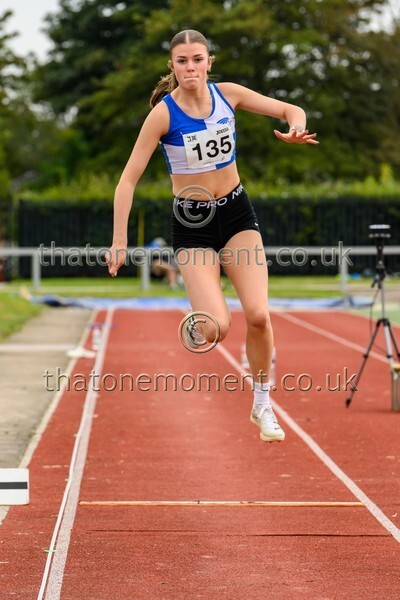 Age25SUN-910540 - Field Female Set Two