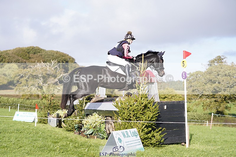 241025-103304-06132 - 002-Ellie.Fredericks-BRITANNIA'S.OLIVE