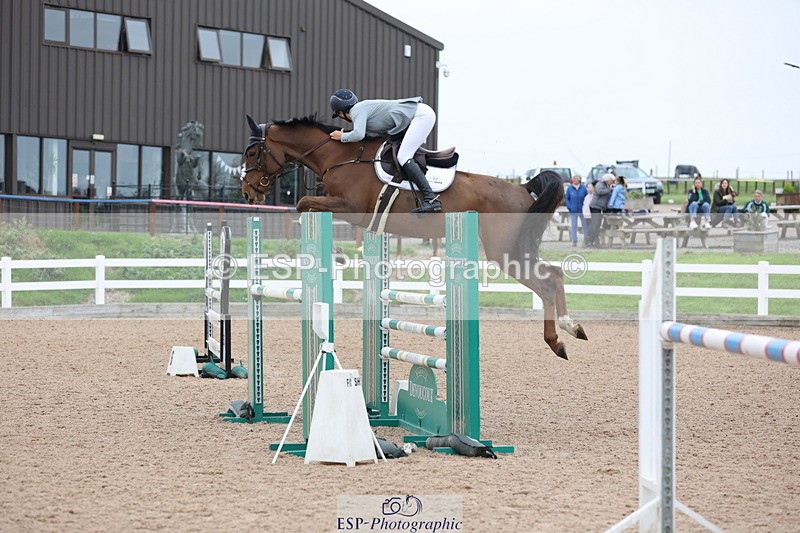 241101A-133123-02121 - FRI Cls 6 Foxhunter and 1.20m Open