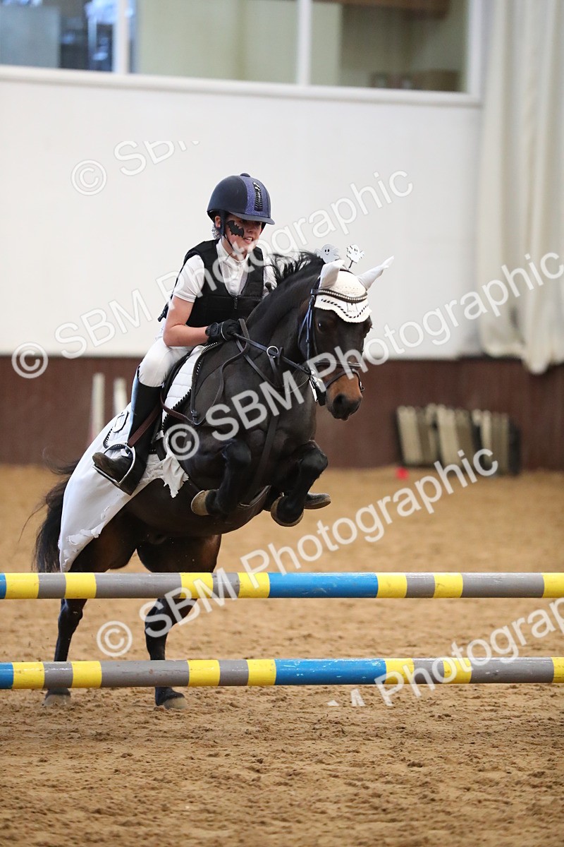 SBM_001083 - Class 3 - Horse & Hound