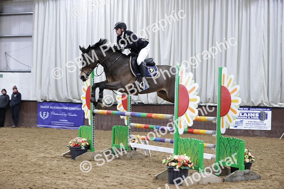 SBM_001376 - Class 4 - Senior Newcomers/ 1.10m Open