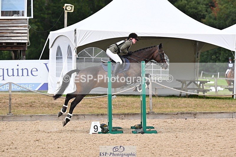 250802A-143408-05926 - F-272-Gemma.Wells-COMBE.BREEZE