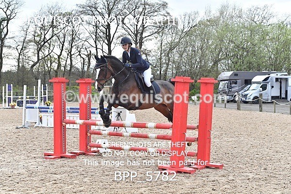 BPP_5782 - CLASS 24 SUN Senior British Novice/ 90cm Open