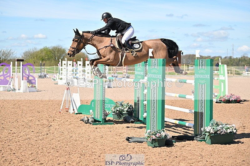 240418A-114410-02663 - Cls 5, 2 Star Medium Tour 1.35m