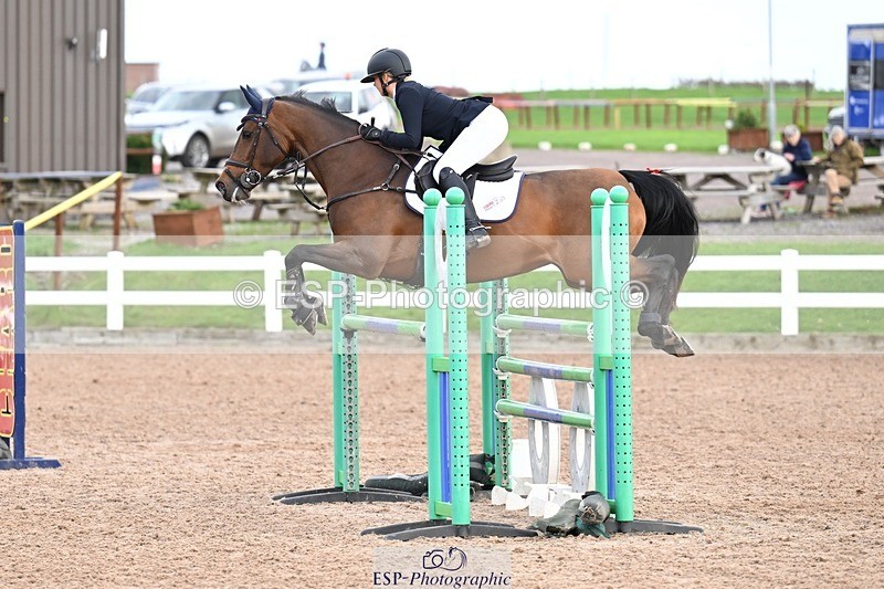 251022-131518-00514 - Cls 4 Snr Newcomers 1.10m