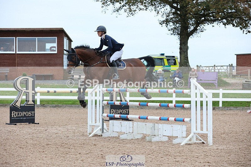 241101A-155444-03122 - FRI Cls 8 National 1.30m