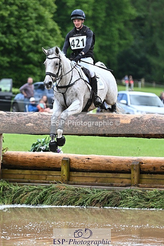 240526-132727-22875 - 421-ASK_FOR_MANCHIER-Tom_Jackson