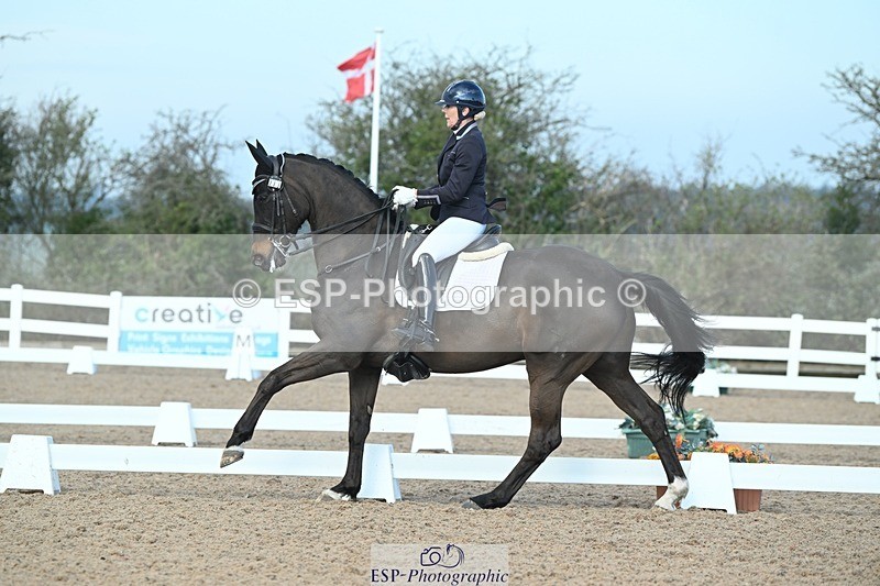 250403-082455-00373 - 018-Louise.Davison-Quamperfect