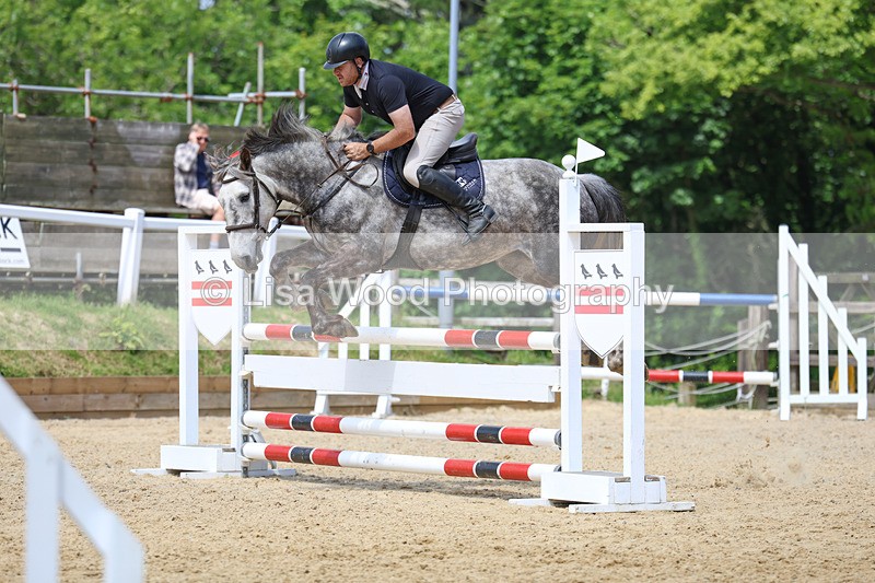 3E7A0455 - Class 10: Senior 95cm open