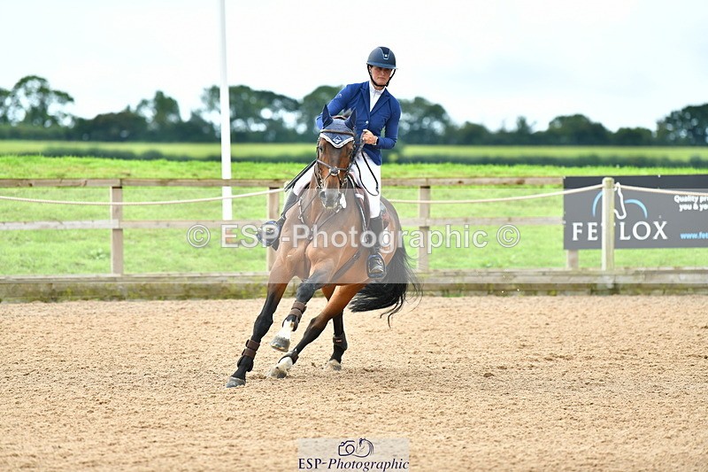 230723A-100350-10757 - Cls 4, 2 Star Small 1.30m