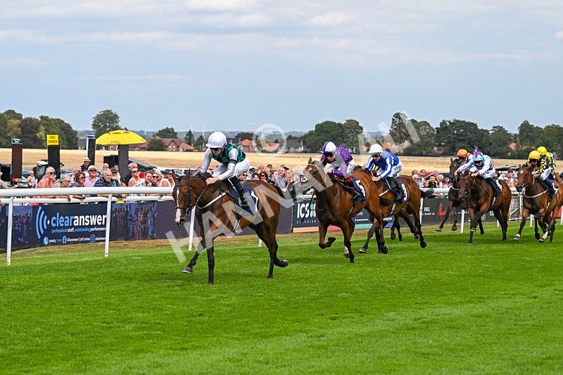 140825-Race 1-Catching The Moon-0288 - Race 1